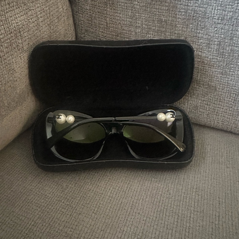 Chanel Sunglasses - Picture 4 of 5